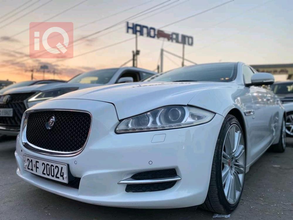 Jaguar XJ